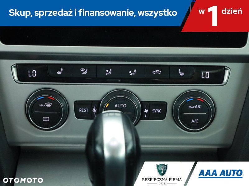 Volkswagen Passat - 18