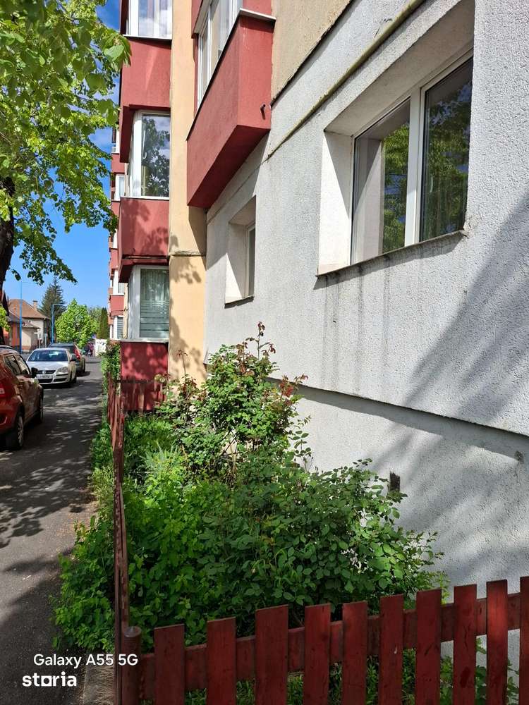 Apartament 3 camere, Str Codrii Cosminului, 2 bai, balcon, loc parcare — fotografia 1