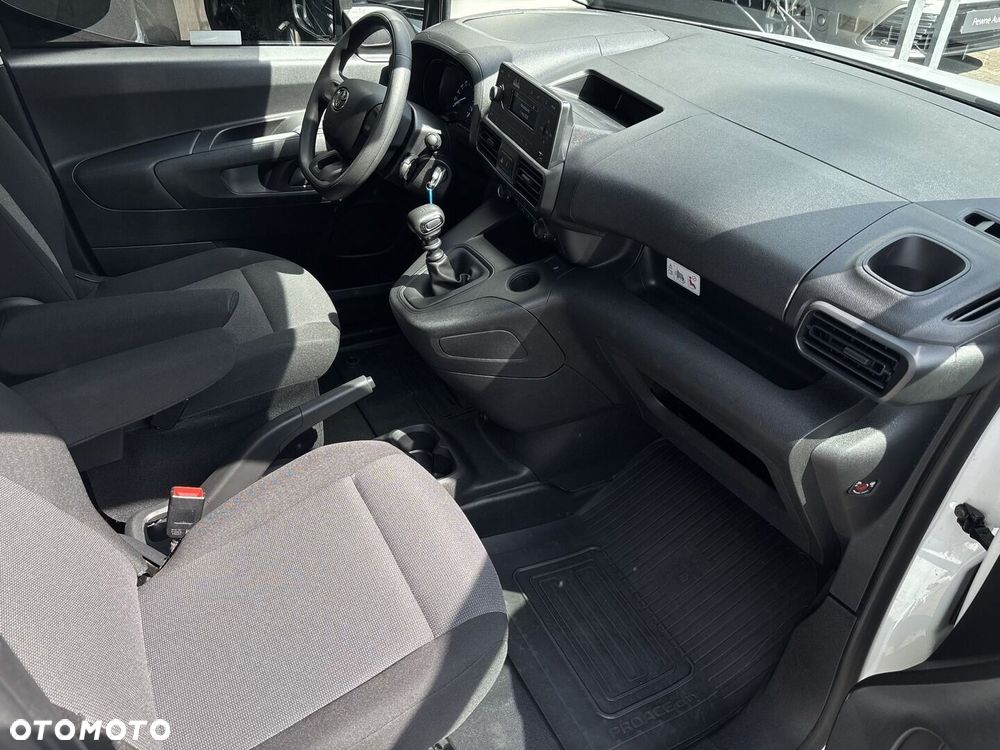 Toyota Proace City - 23