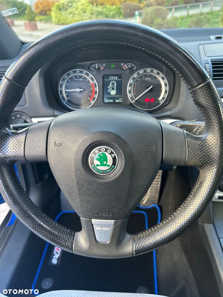 Skoda Octavia 2.0 TDI CR DPF RS - 14