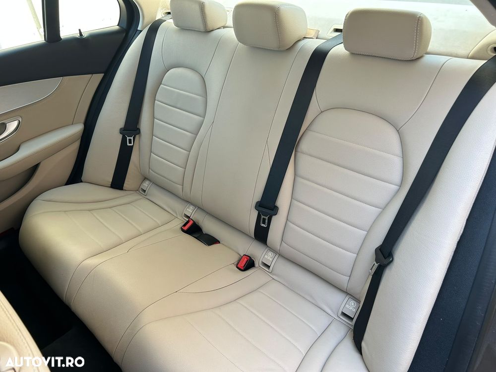 Mercedes-Benz C 220 BlueTec - 13