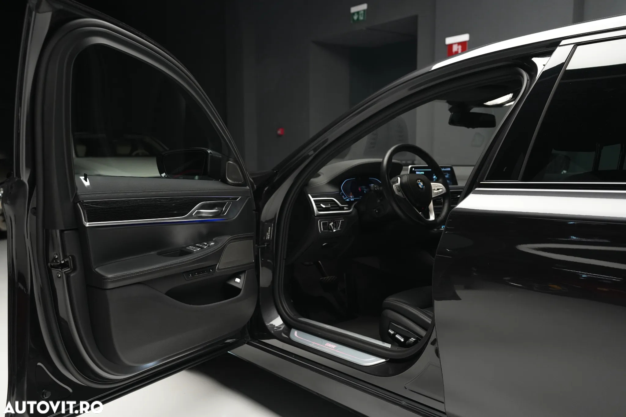 BMW Seria 7 740d xDrive MHEV - 14