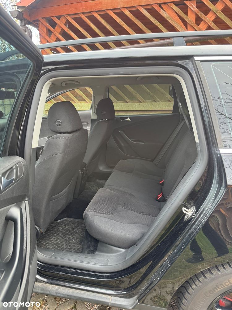 Volkswagen Passat 2.0 TDI DPF DSG Trendline - 8