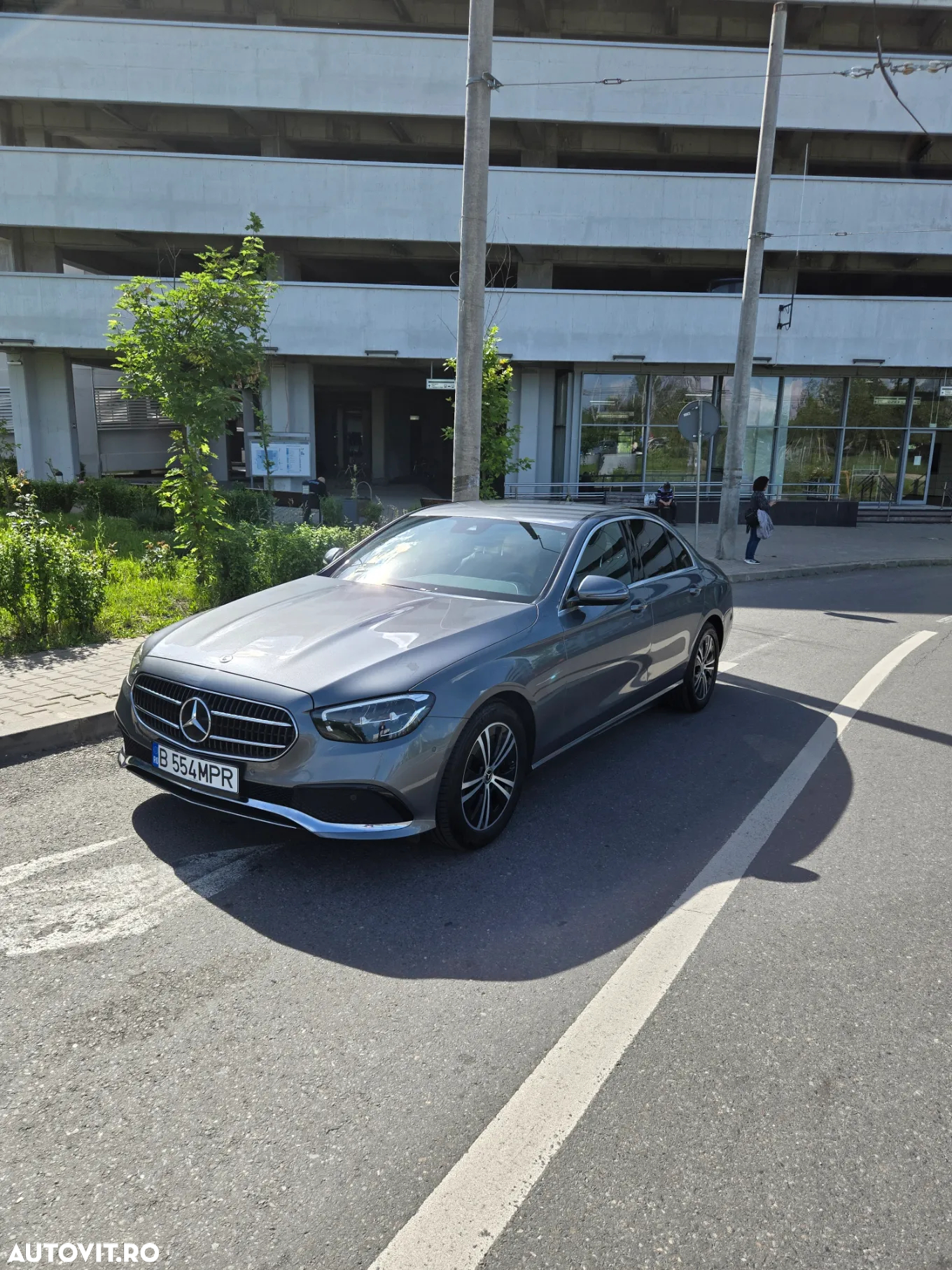 Mercedes-Benz E 200 d 9G-TRONIC Avantgarde - 4