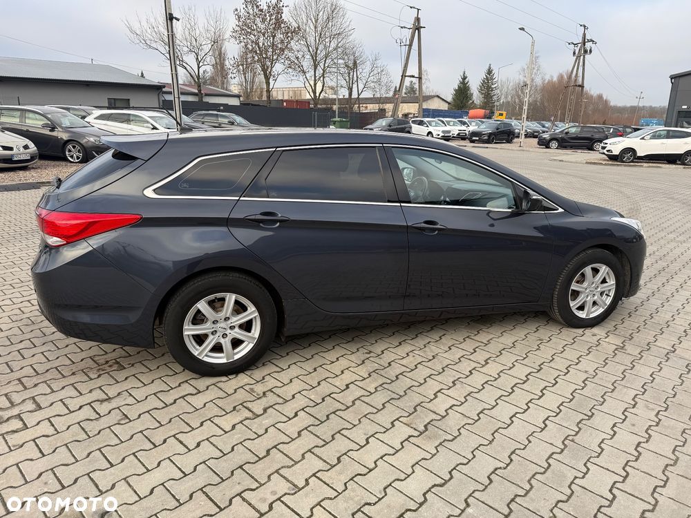 Hyundai i40 Kombi blue 1.6 Classic - 12