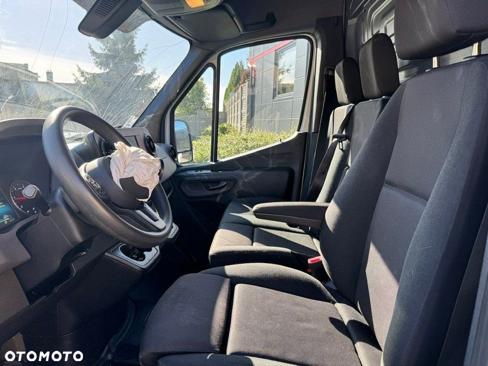 Mercedes-Benz Sprinter - 16