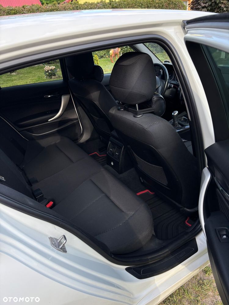 BMW Seria 1 120d xDrive - 9