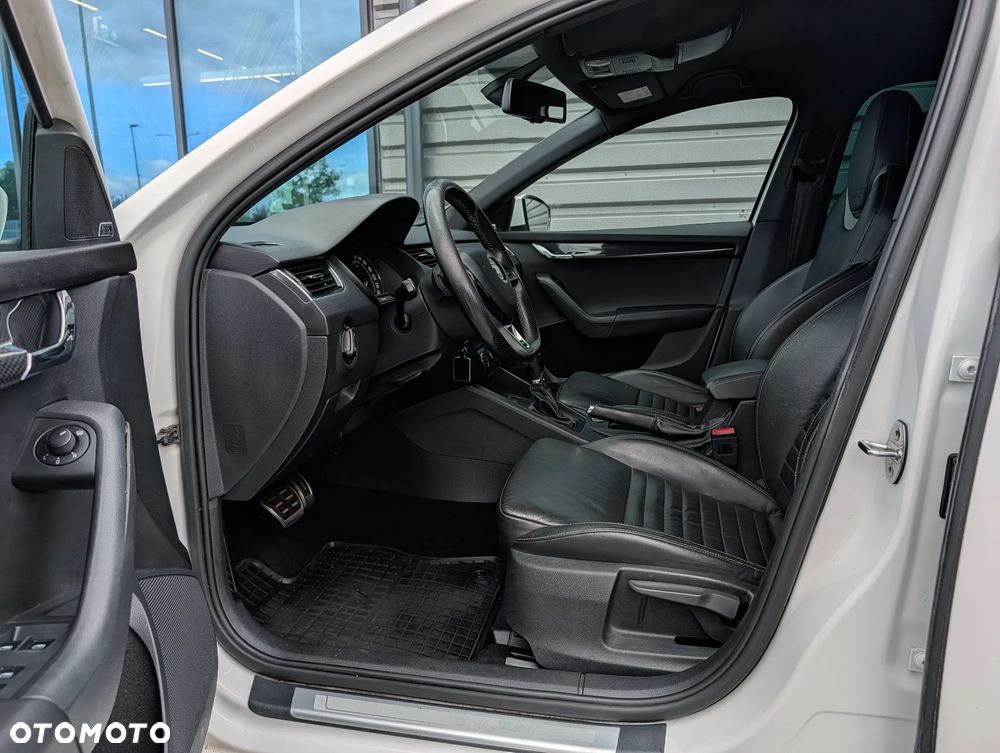 Skoda Octavia 2.0 TDI DSG RS - 14