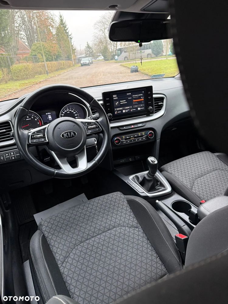 Kia XCeed 1.5 T-GDI M - 18