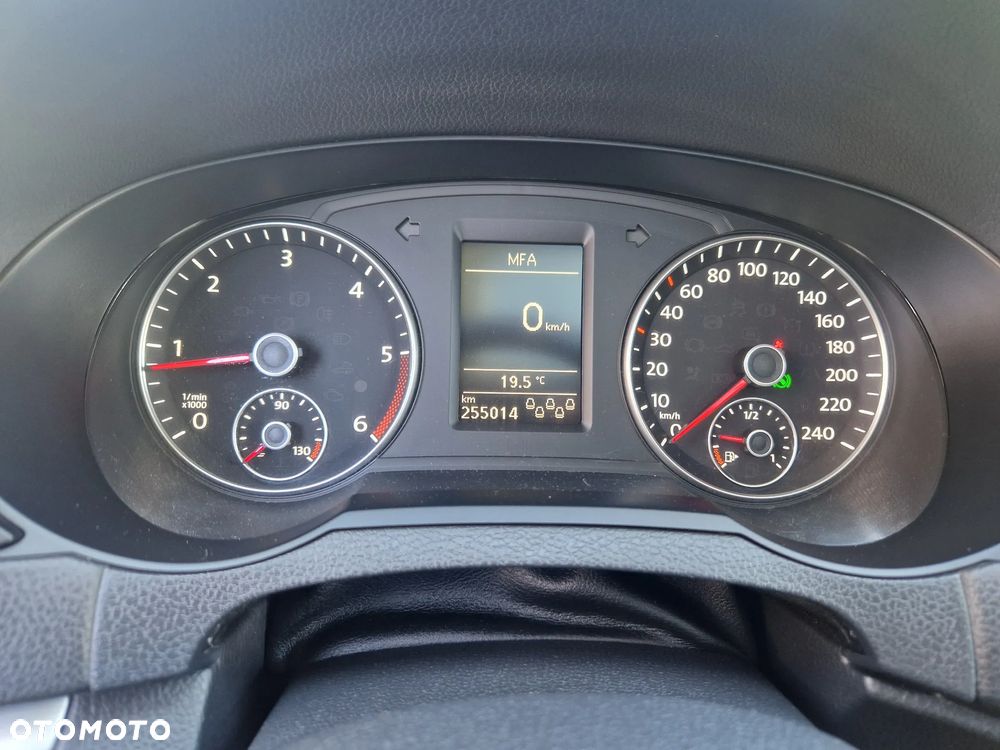 Volkswagen Sharan 2.0 TDI DSG BlueMotion Technology Highline - 13