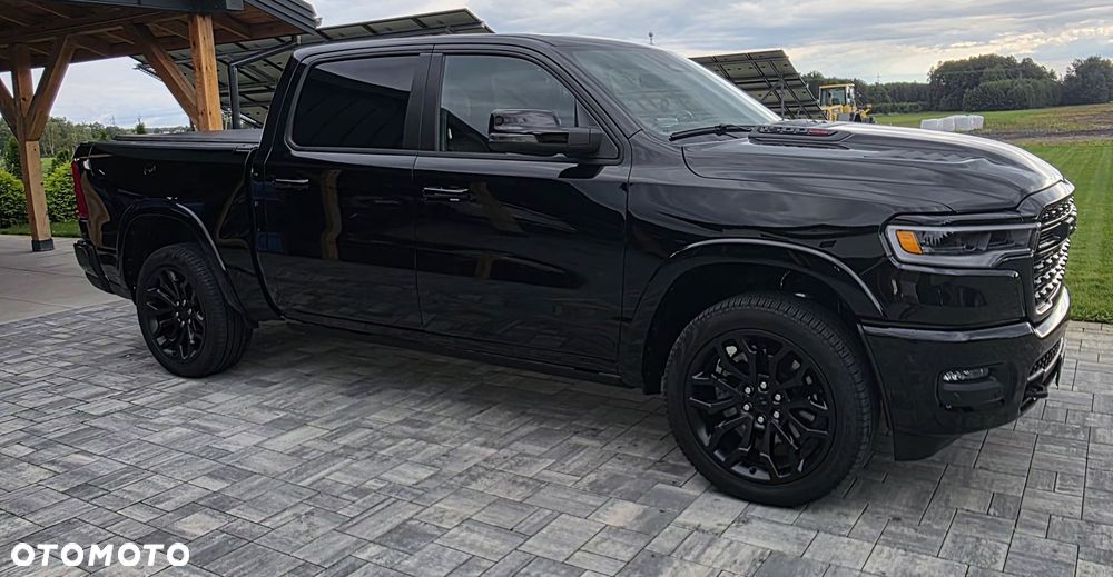 RAM 1500 Limited Night - 1