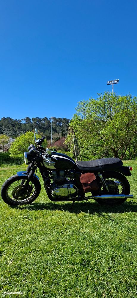 Triumph Bonneville T100 - 1