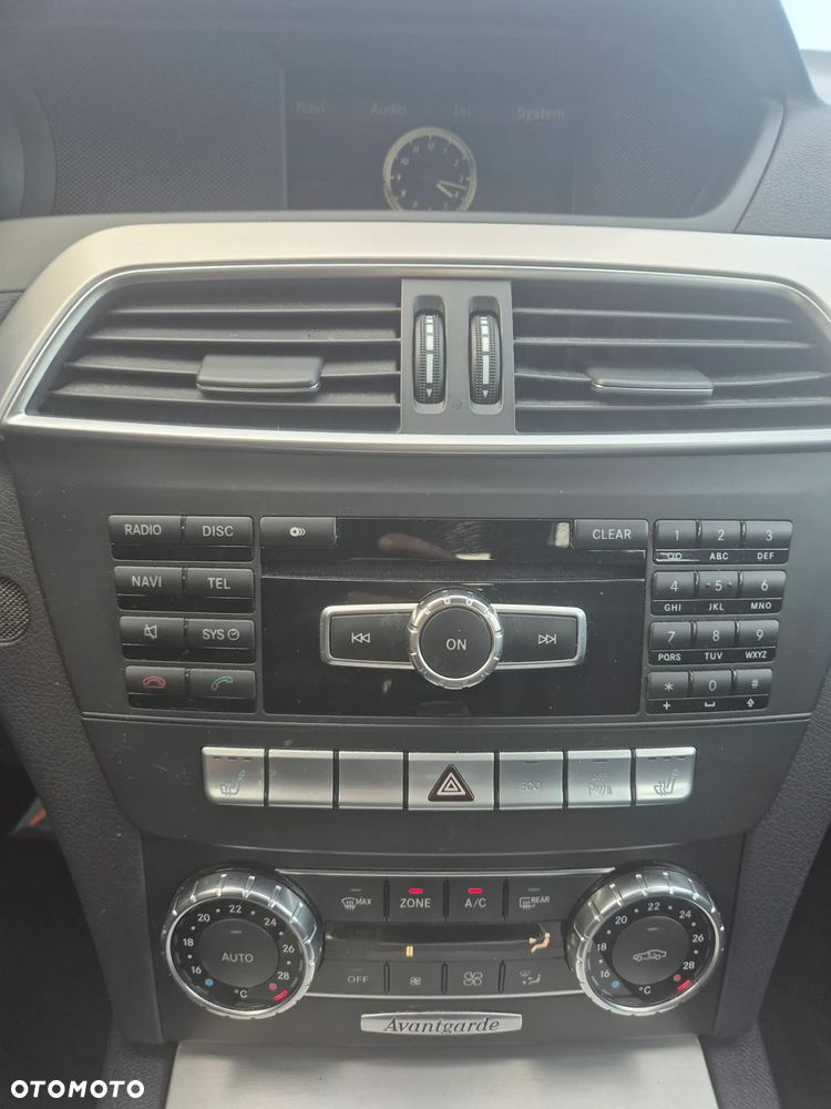 Mercedes-Benz Klasa C 180 BlueEFFICIENCY Avantgarde - 12