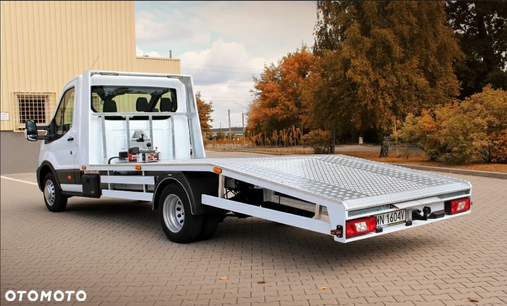 Ford Transit bliźniak laweta / autopomoc. Najazd 5m