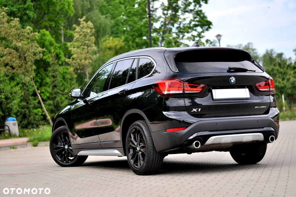 BMW X1 xDrive20d xLine sport - 12