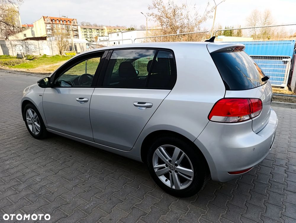 Volkswagen Golf 1.6 TDI DPF BlueMotion Technology MATCH - 23