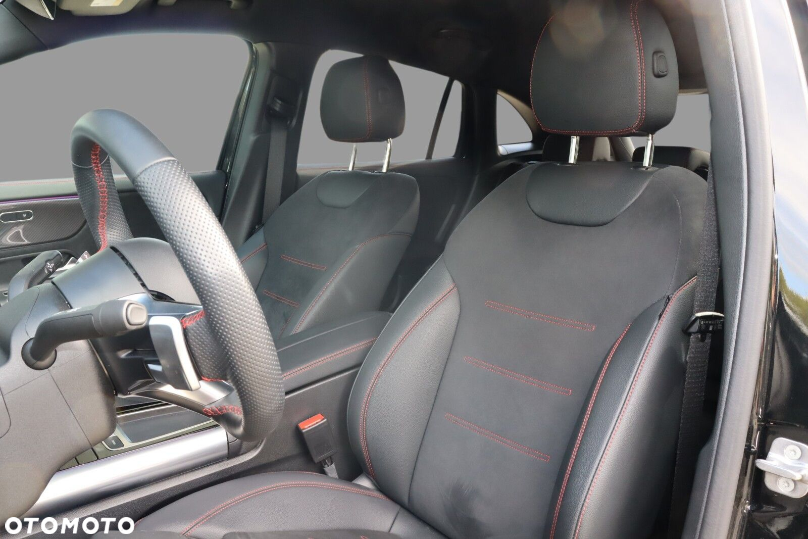 Mercedes-Benz GLA - 9