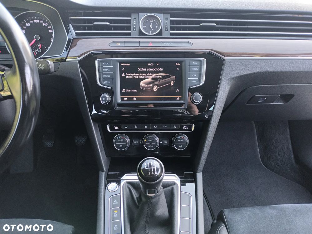 Volkswagen Passat 1.8 TSI BMT Highline - 26