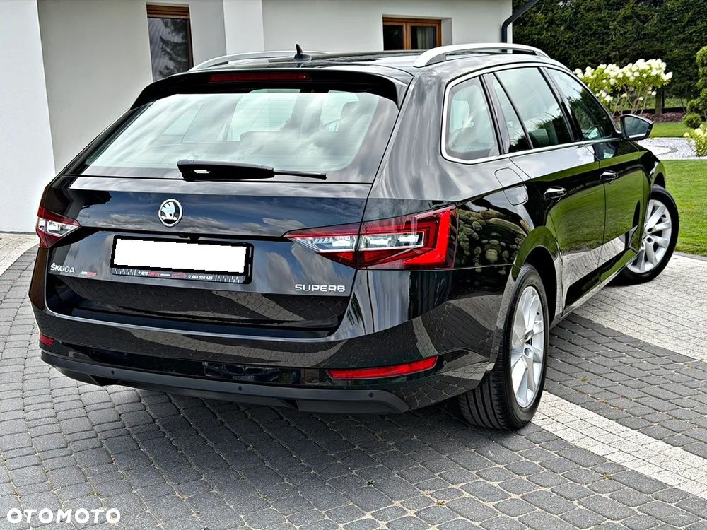 Skoda Superb 2.0 TDI Premium Edition - 12