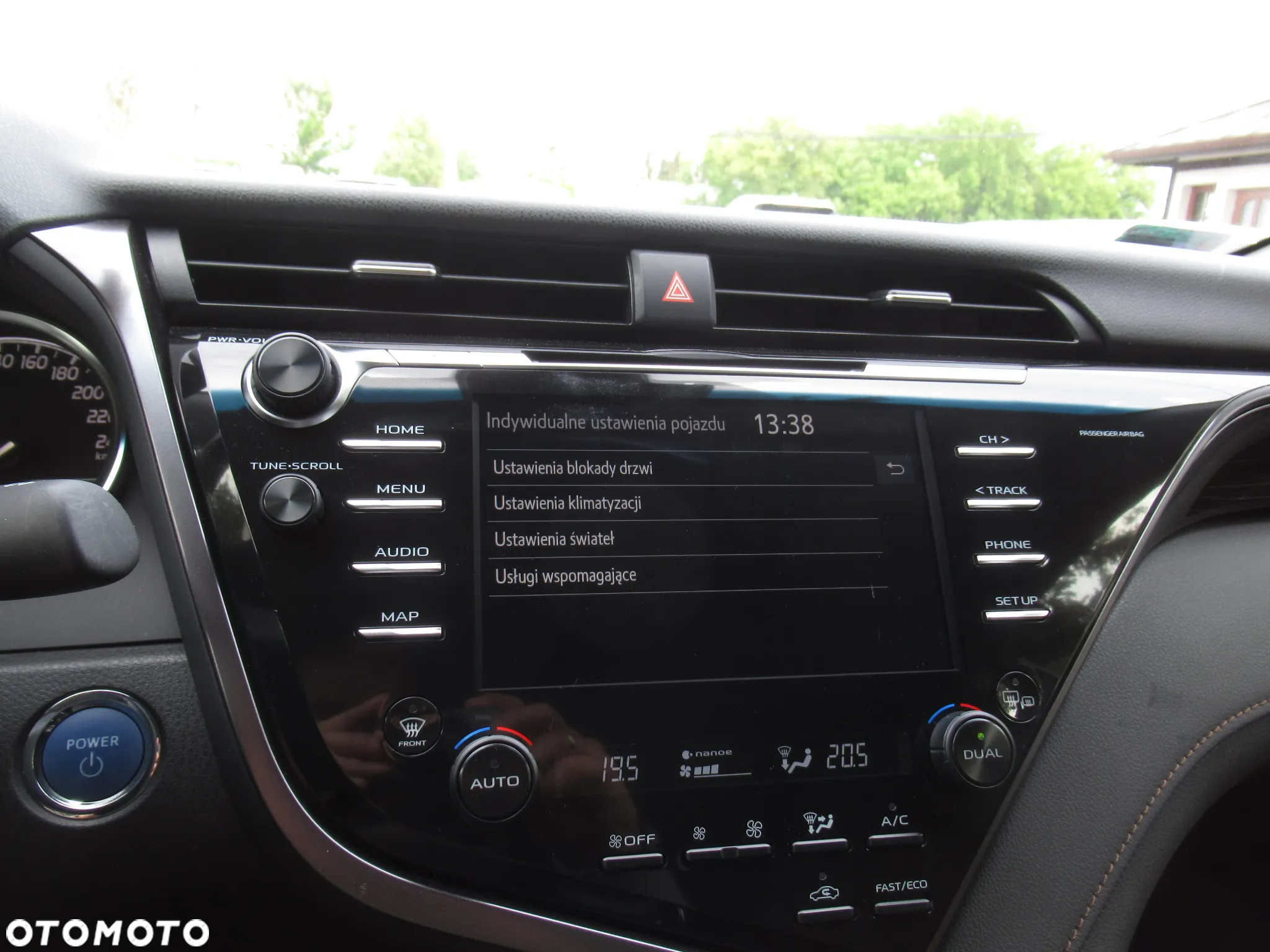 Toyota Camry 2.5 Hybrid Prestige CVT - 24