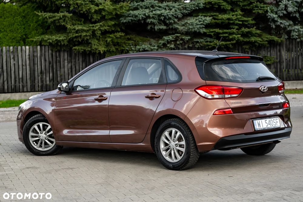 Hyundai i30 1.0 T-GDI Family+ - 11
