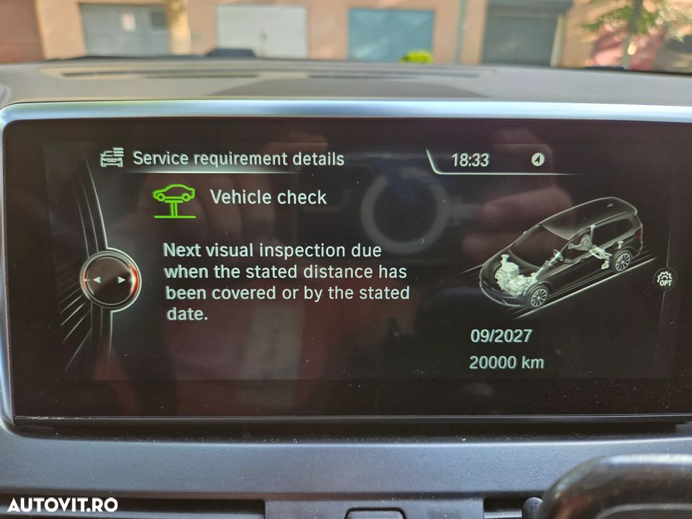 BMW Seria 2 218d - 8