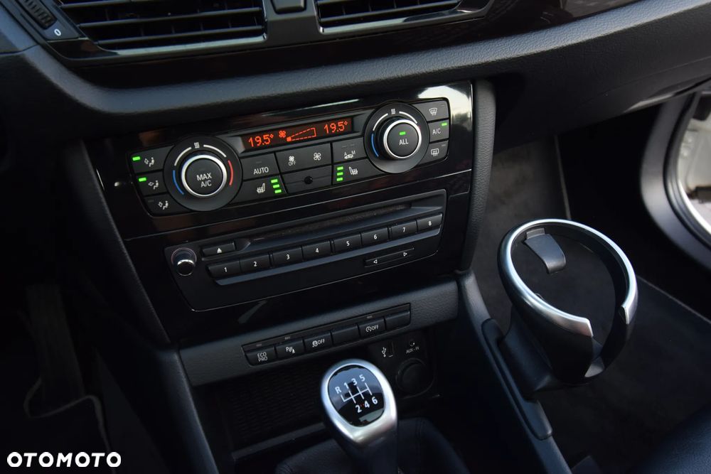 BMW X1 sDrive18d xLine - 29