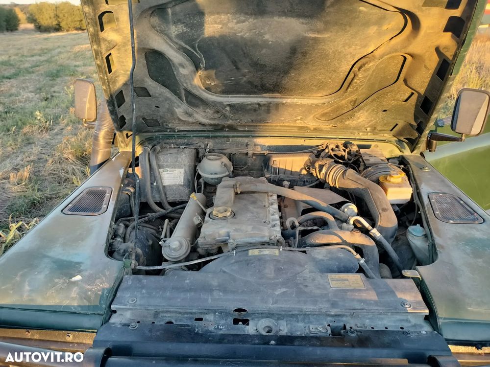 Land Rover Defender 90 Hard Top - 6