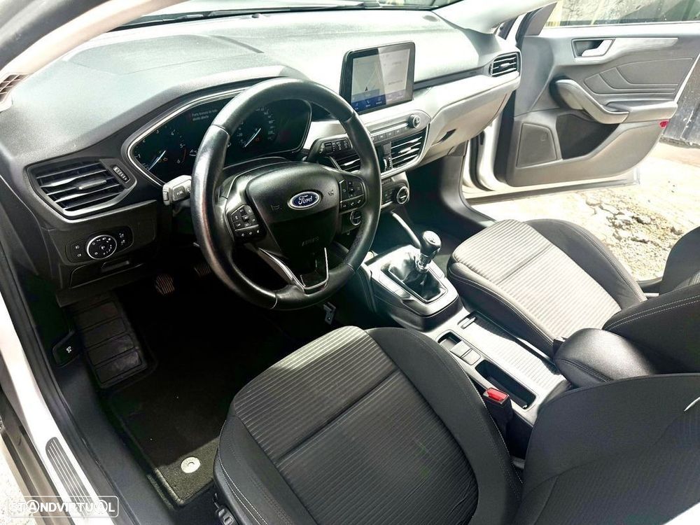 Ford Focus SW 1.5 TDCi EcoBlue Titanium - 24