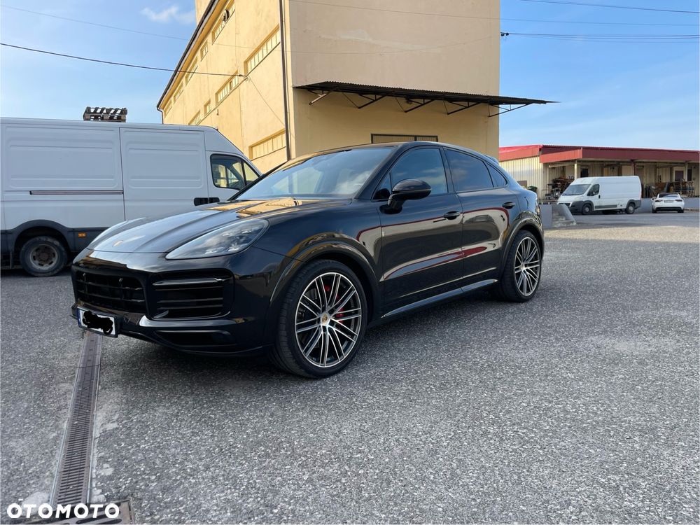 Porsche Cayenne Coupe GTS - 16