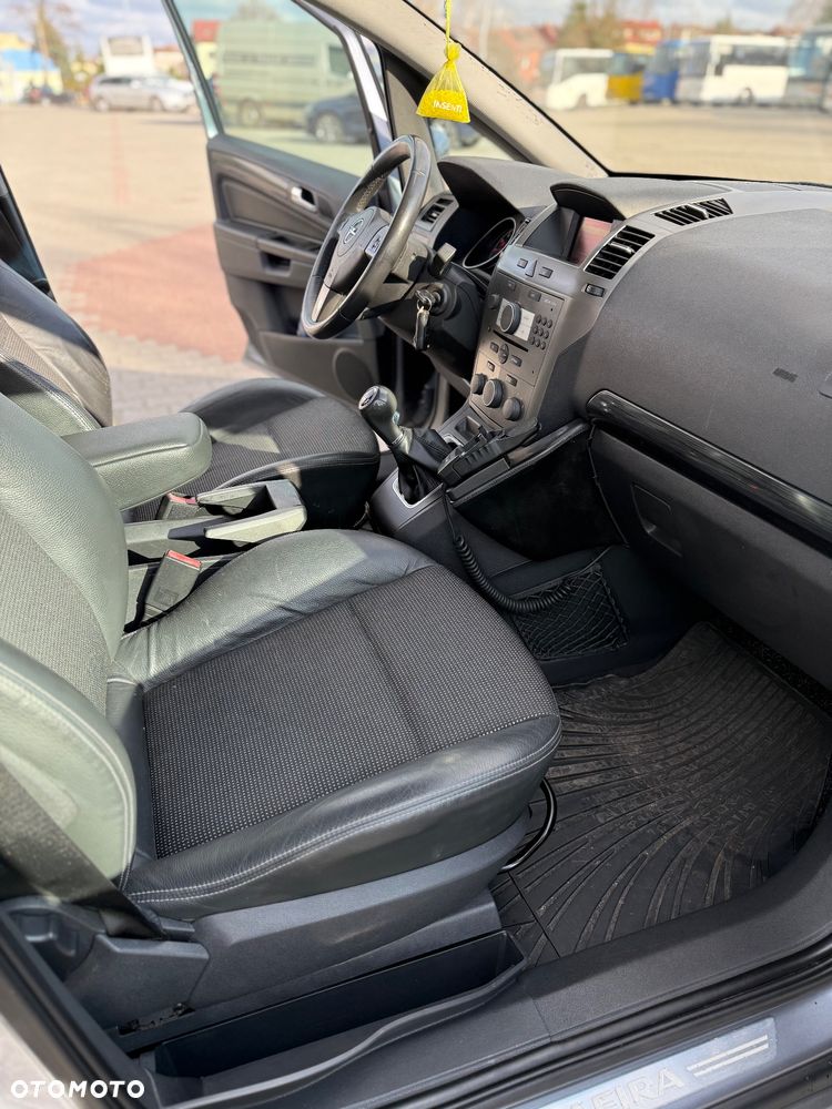 Opel Zafira 2.2 Cosmo - 21
