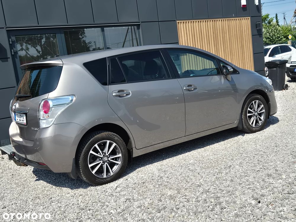 Toyota Verso 1.6 D-4D Prestige - 12