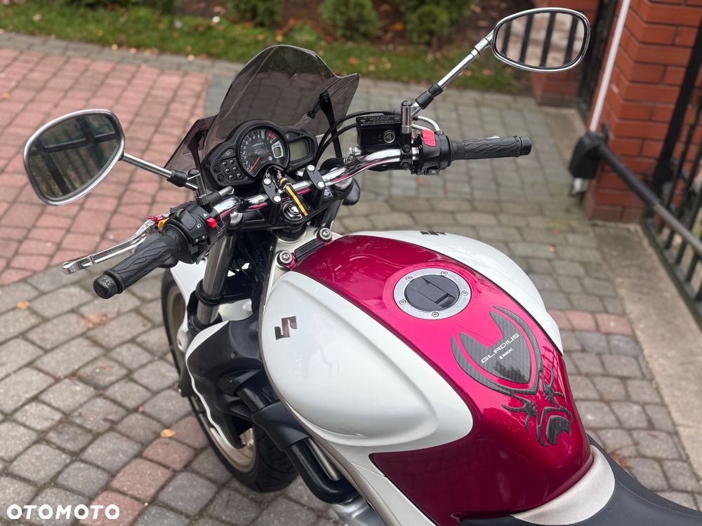 Suzuki Gladius - 15