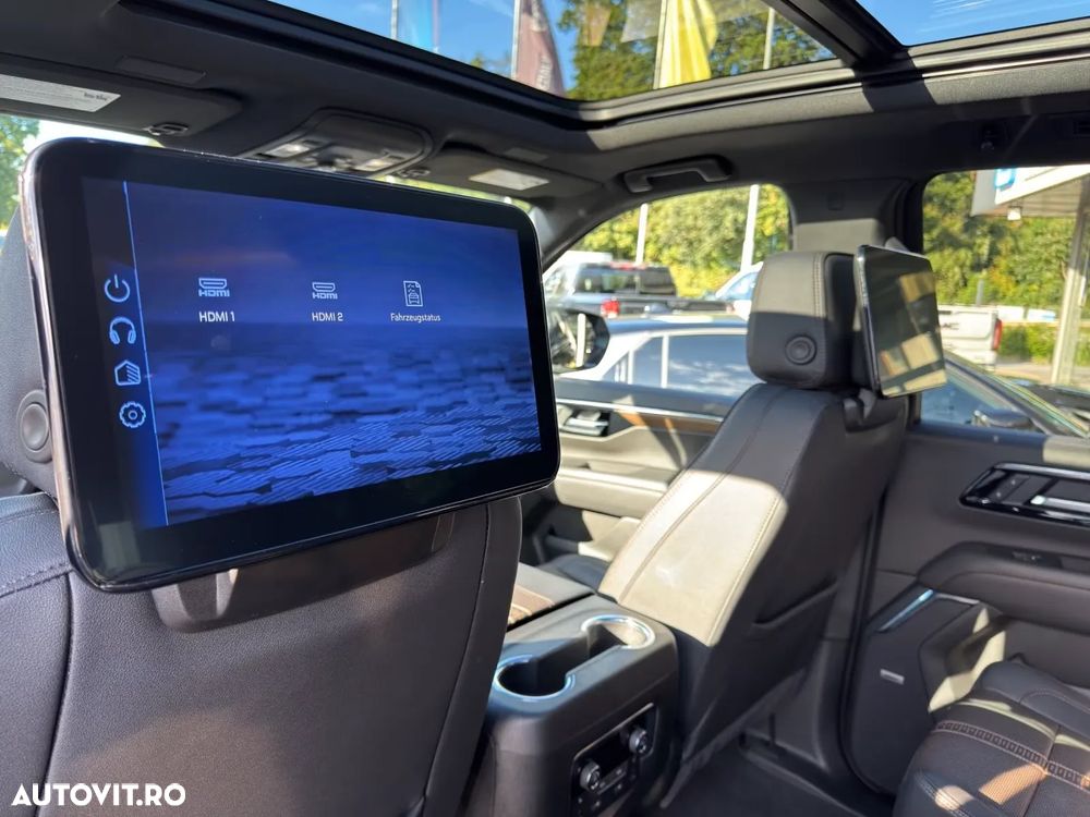 Chevrolet Suburban - 17