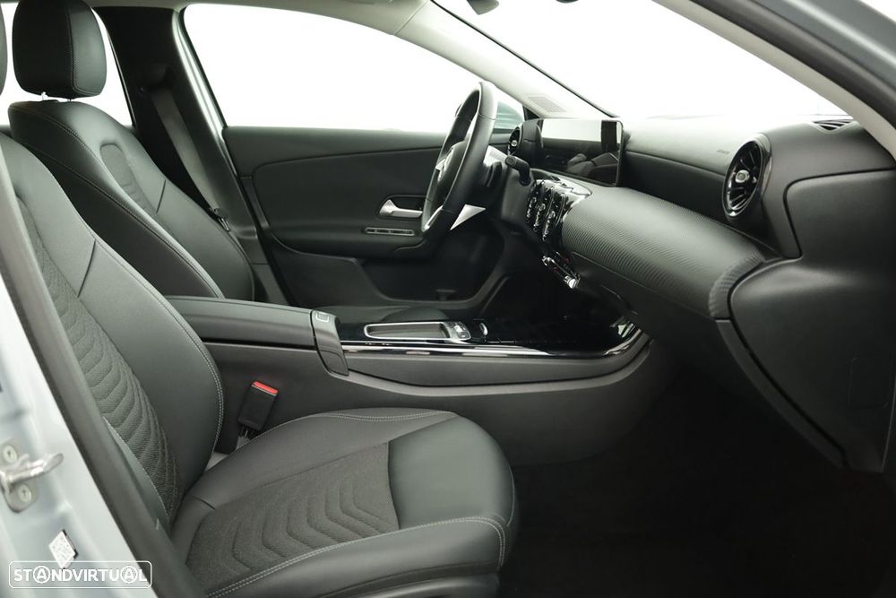 Mercedes-Benz A 200 Standard - 22