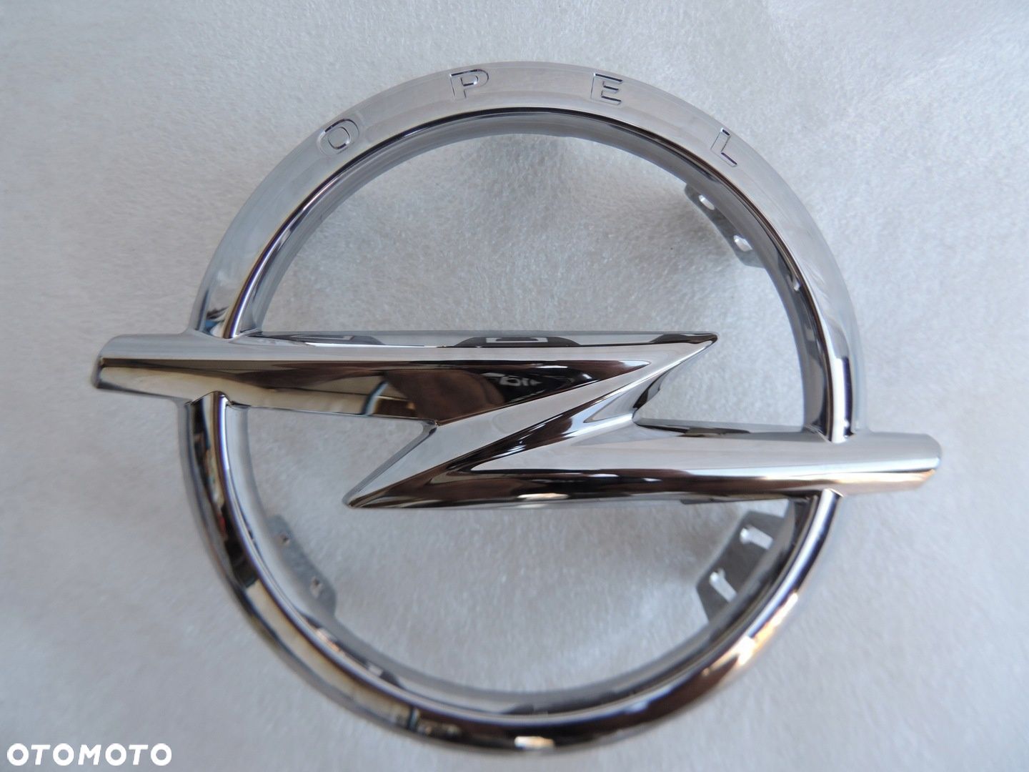 Emblemat znaczek logo przód Opel GRANDLAND nowy - 1