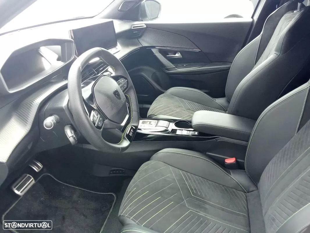 Peugeot e-2008 54 kWh GT - 10
