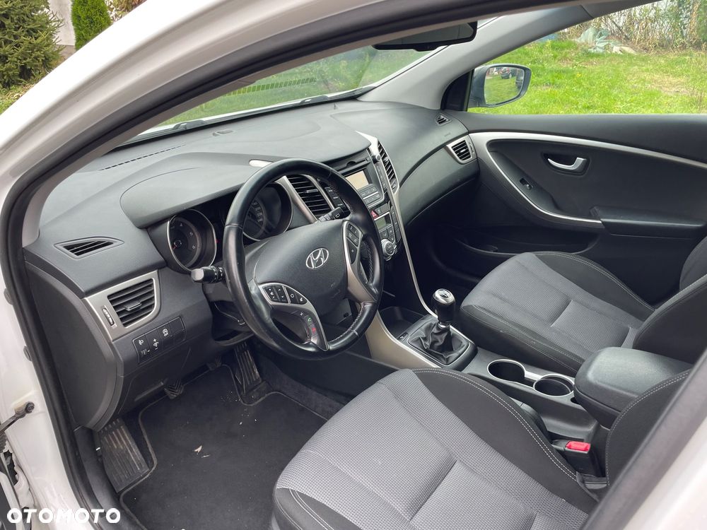 Hyundai i30 blue Kombi 1.6 CRDi Style - 22
