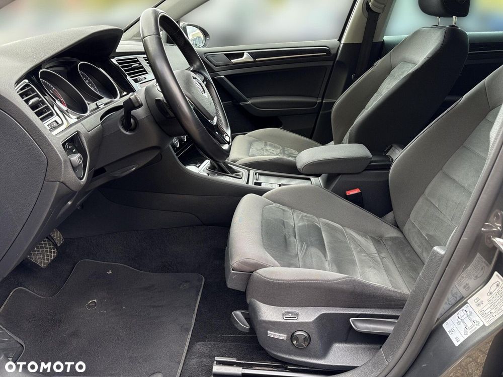 Volkswagen Golf - 10