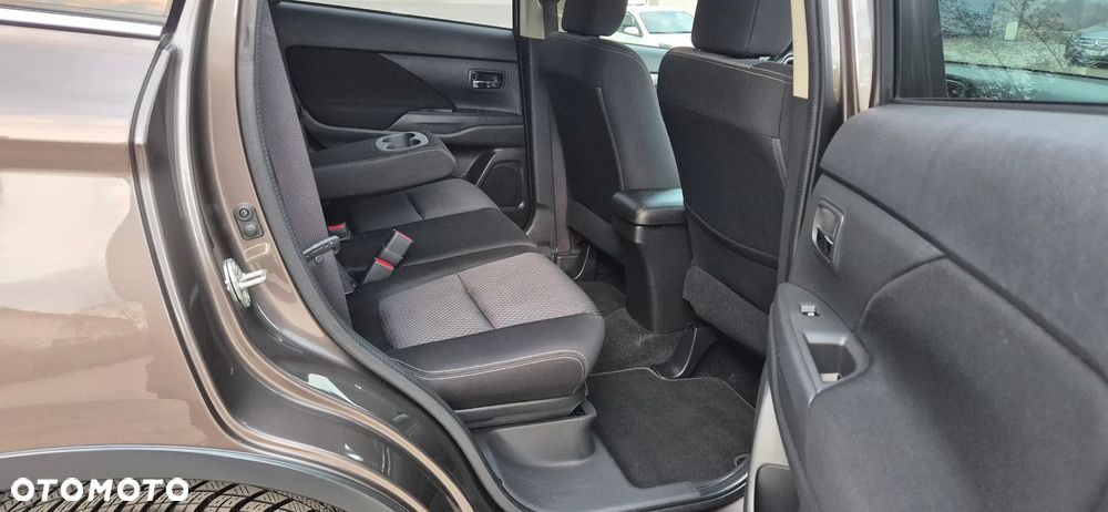 Mitsubishi Outlander 2.0 2WD Diamant Edition - 12