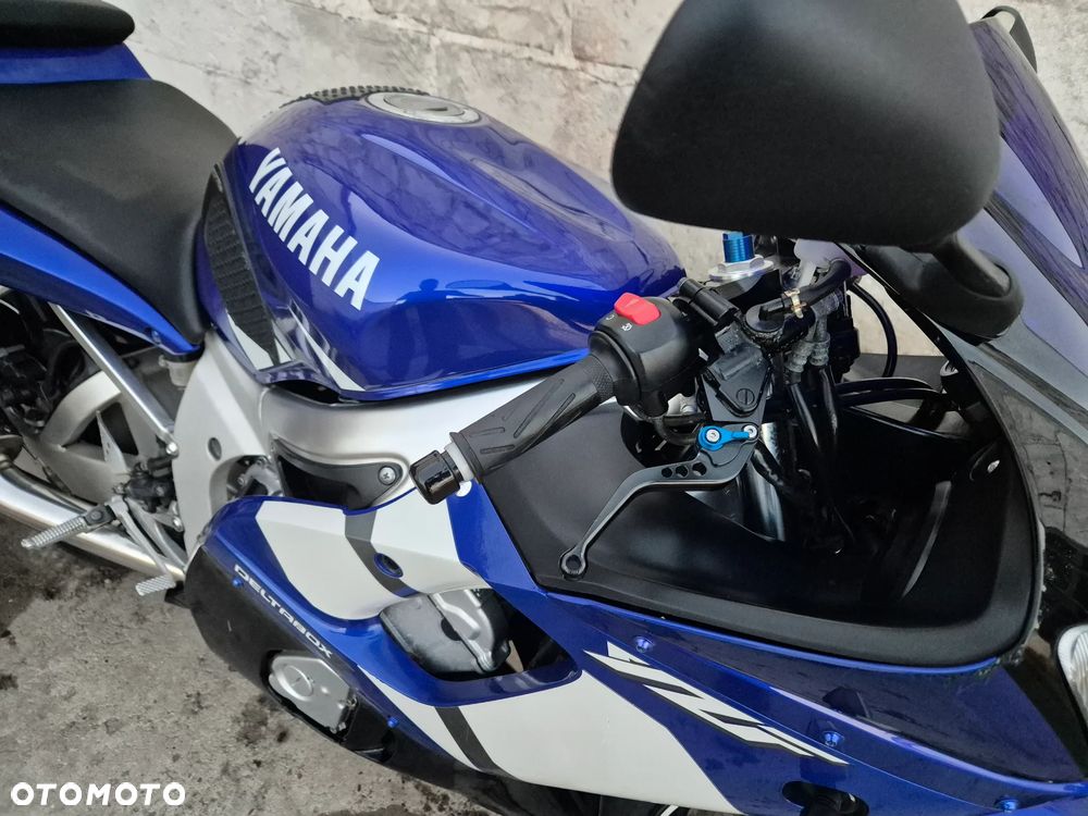 Yamaha R6 - 19