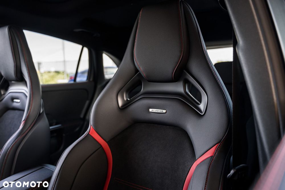 Mercedes-Benz GLA - 31