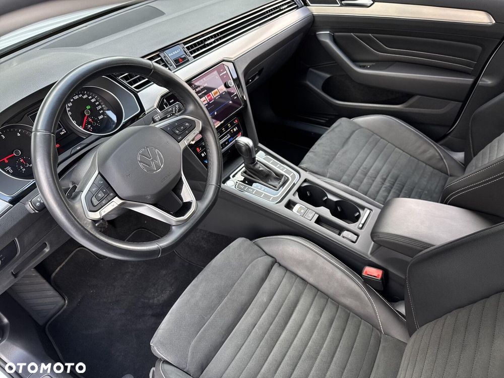 Volkswagen Passat Variant 2.0 TDI SCR Elegance DSG - 10