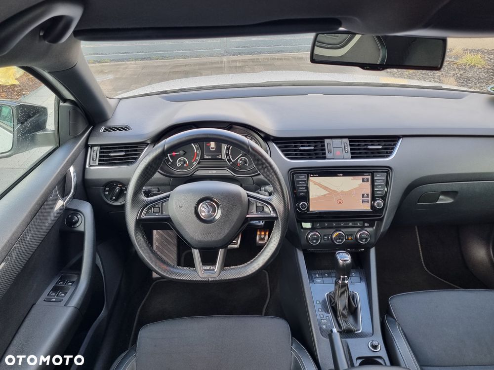 Skoda Octavia 2.0 TDI DSG RS - 21