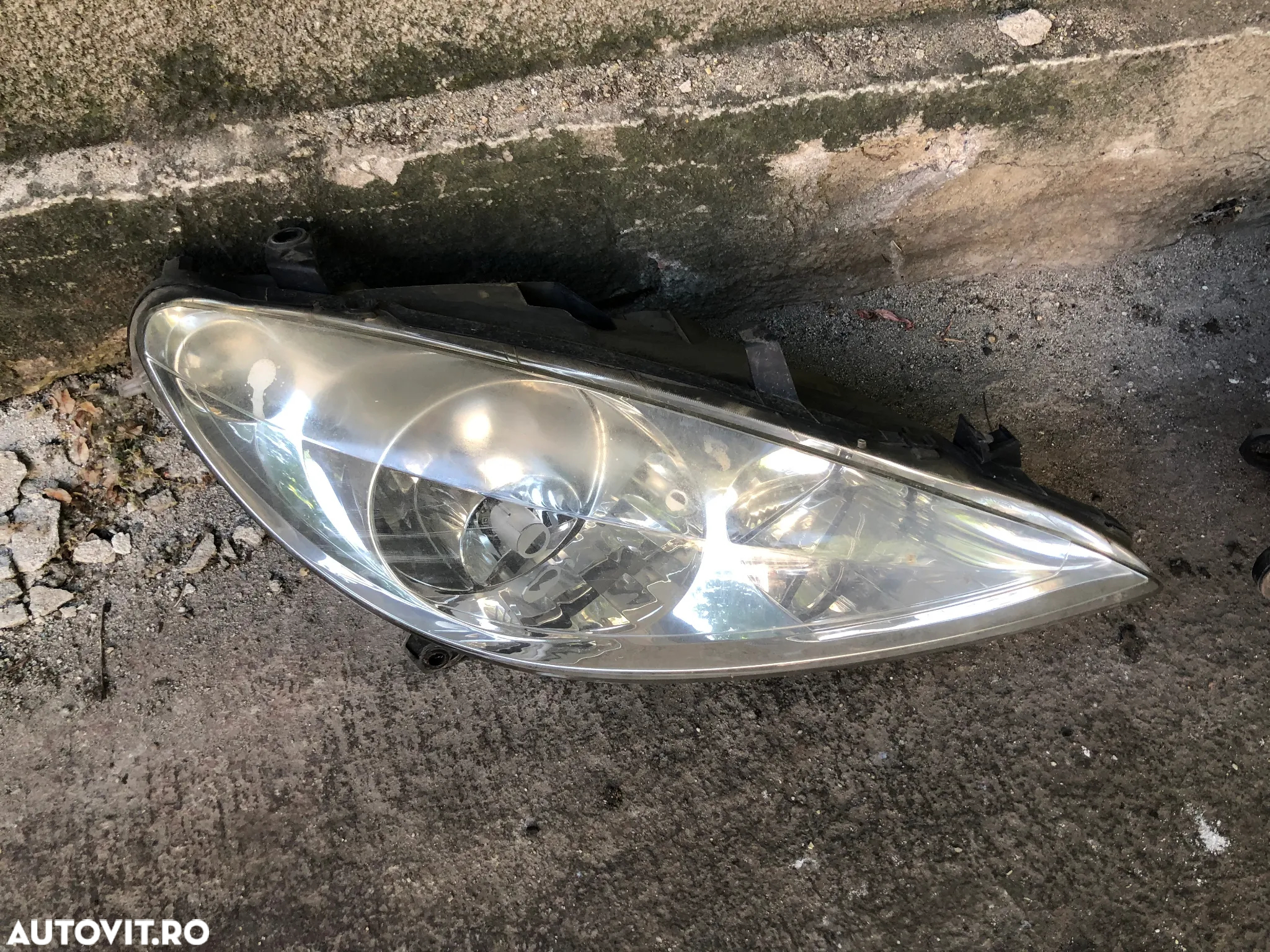 Far stanga/Far dreapta Peugeot 307 2002 - 8