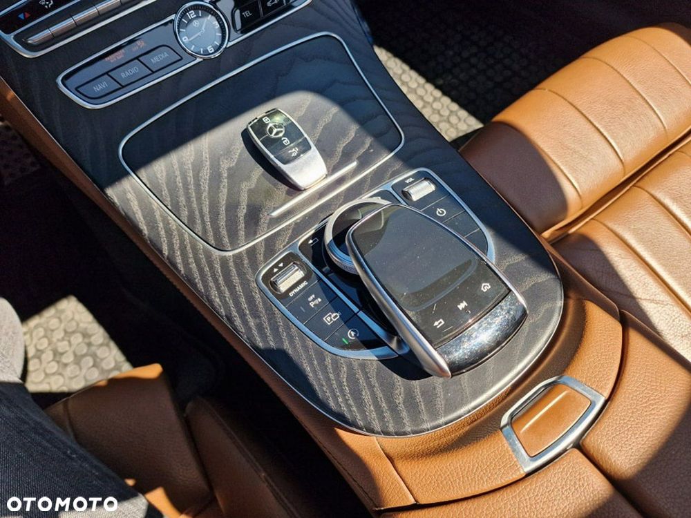 Mercedes-Benz Klasa E 220 d Coupe 9G-TRONIC AMG Line - 27