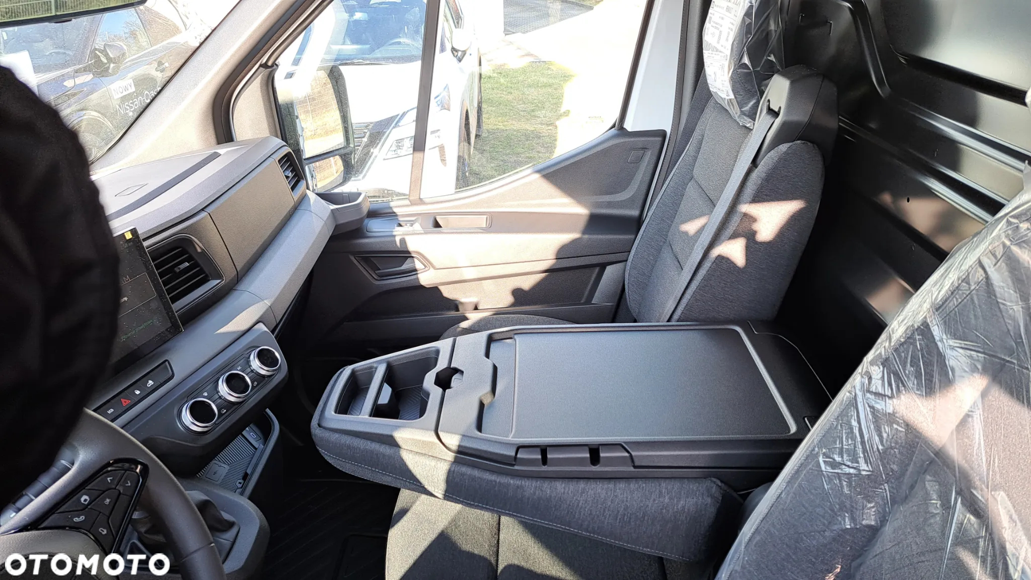 Nissan Interstar - 13