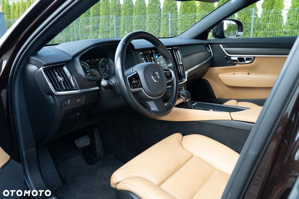 Volvo V90 Cross Country - 9