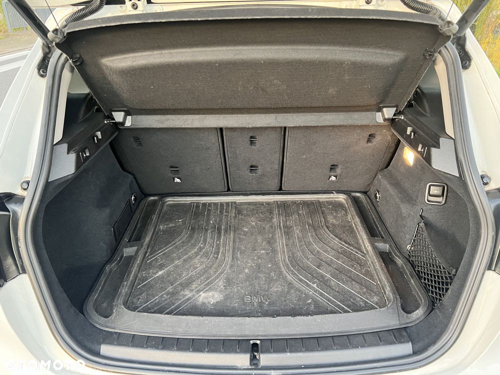 BMW Seria 2 220i Advantage - 32