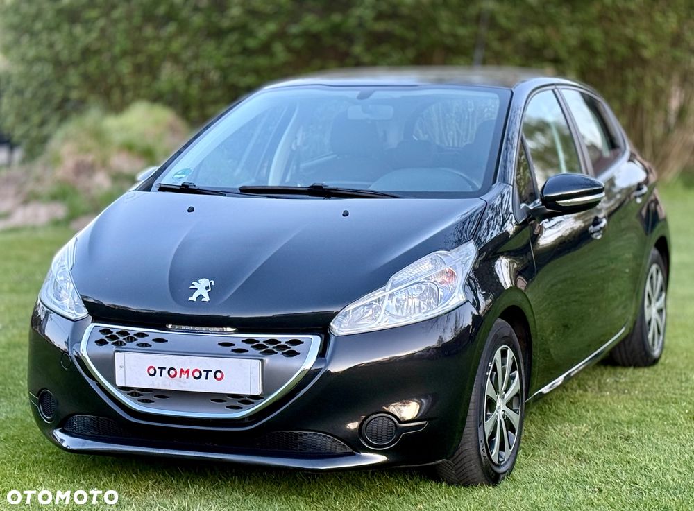Peugeot 208 - 1